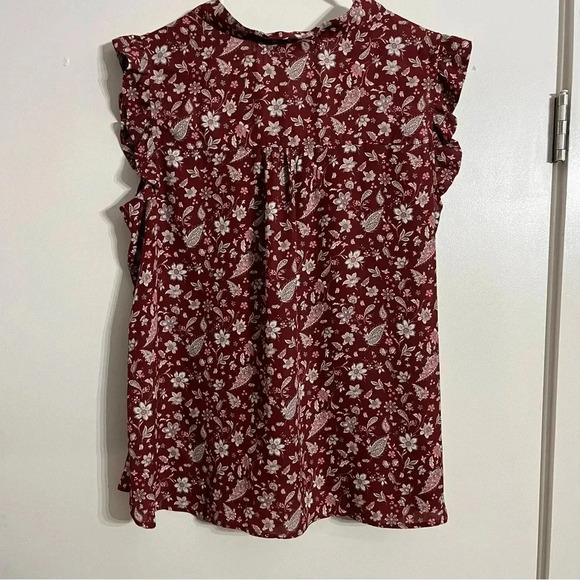 SWEET RAIN Red Floral Women’s 1x sleeveless blouse - Picture 3 of 8